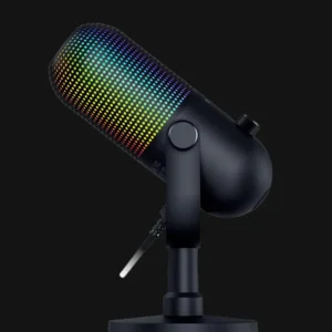 Razer Seiren V3 Chroma mikrofons no sāniem, parādot montāžas eņģi un skaļuma kontroles pogu.