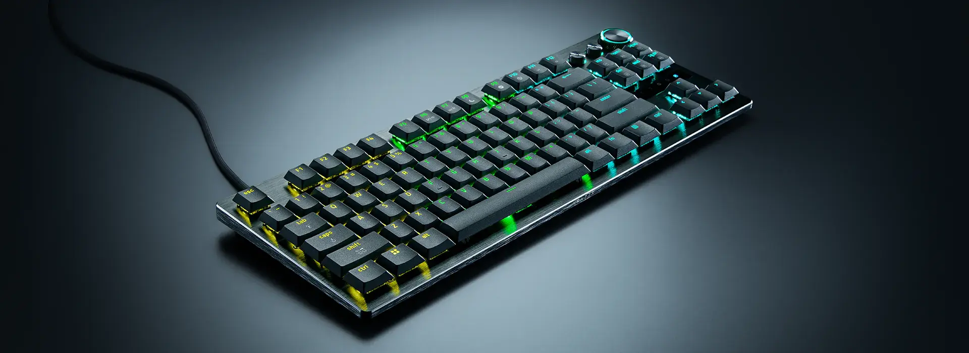 Razer atklāj inovatīvu zema profila analogo e-sporta klaviatūru Huntsman V3