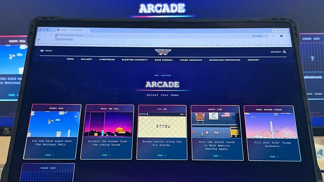 Baltais nams atklāj spēļu sadaļu “Trump Arcade” un saskaras ar asu kritiku