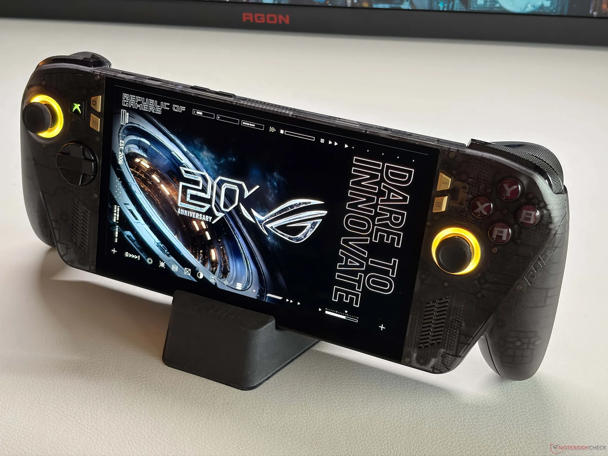 Jaunais Asus ROG Xbox Ally X20: Spīdošs 120Hz OLED Ekrāns, Bet Procesors Iestrēdzis Pagātnē